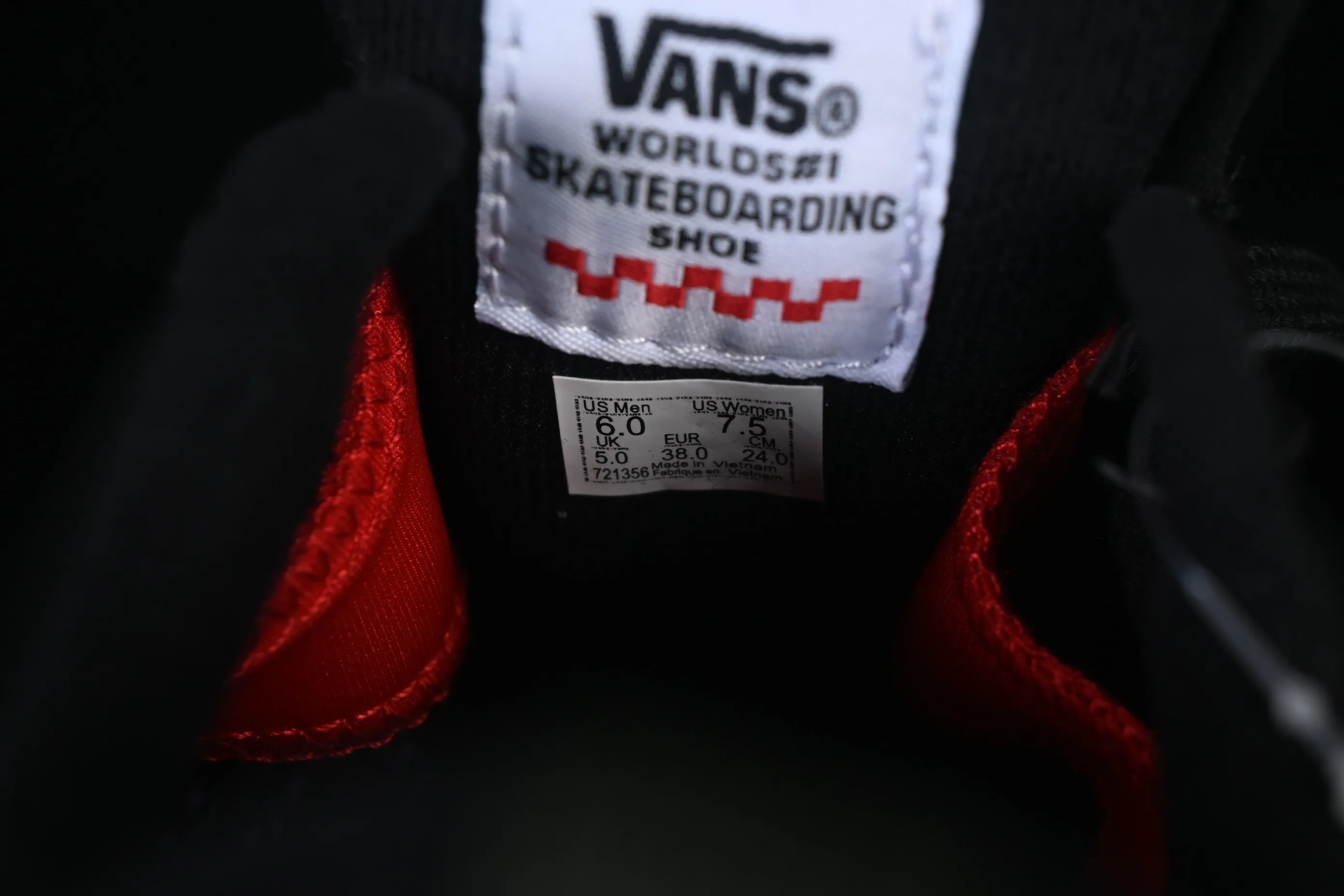 All categories Vans Vans series Vans Low Vans low-top Vans Skate Skool Vans low-top casual sports skateboard shoes VN000D5RNLX